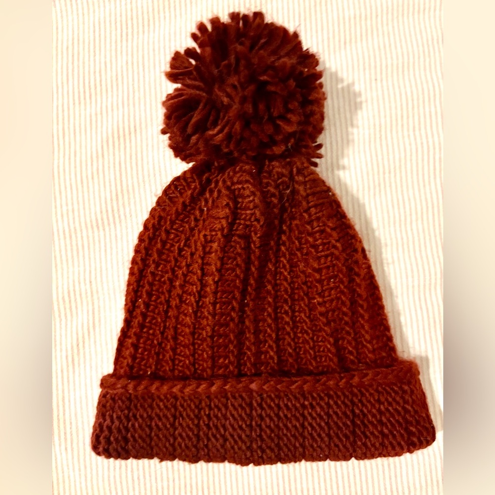 Zara Womans Burgundy Knit Pom-Pom Hat
One Size